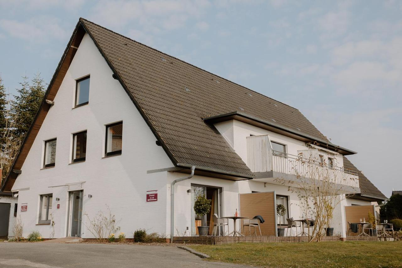 Hotel zur Treene Schwabstedt Exterior foto